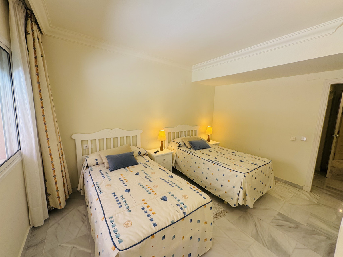 Se vende Apartamento Planta Media de 2 dormitorios en Costa Del Sol, Málaga, España