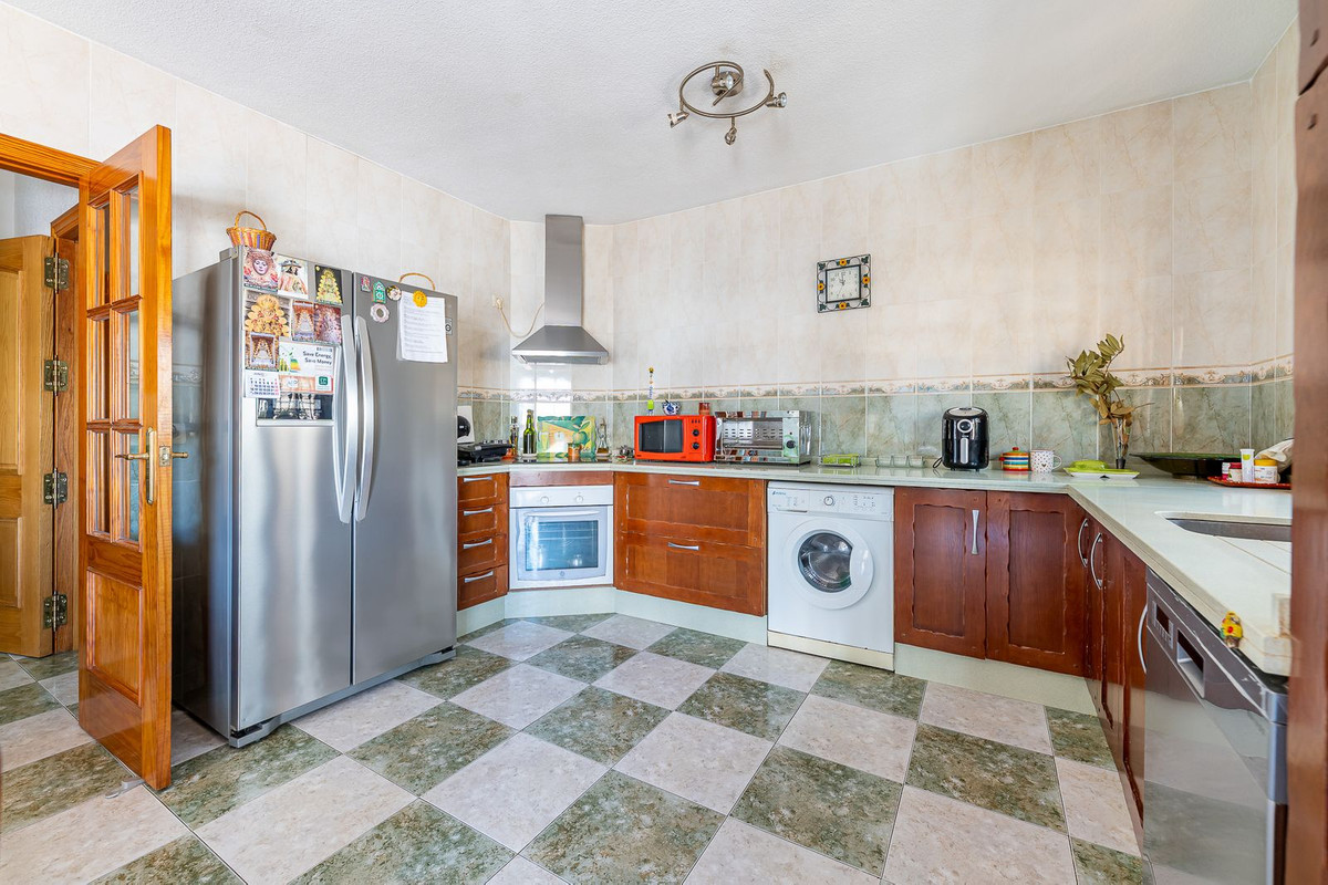 4 Bed Townhouse for sale in Benalmadena Costa Del Sol, Málaga, Spain