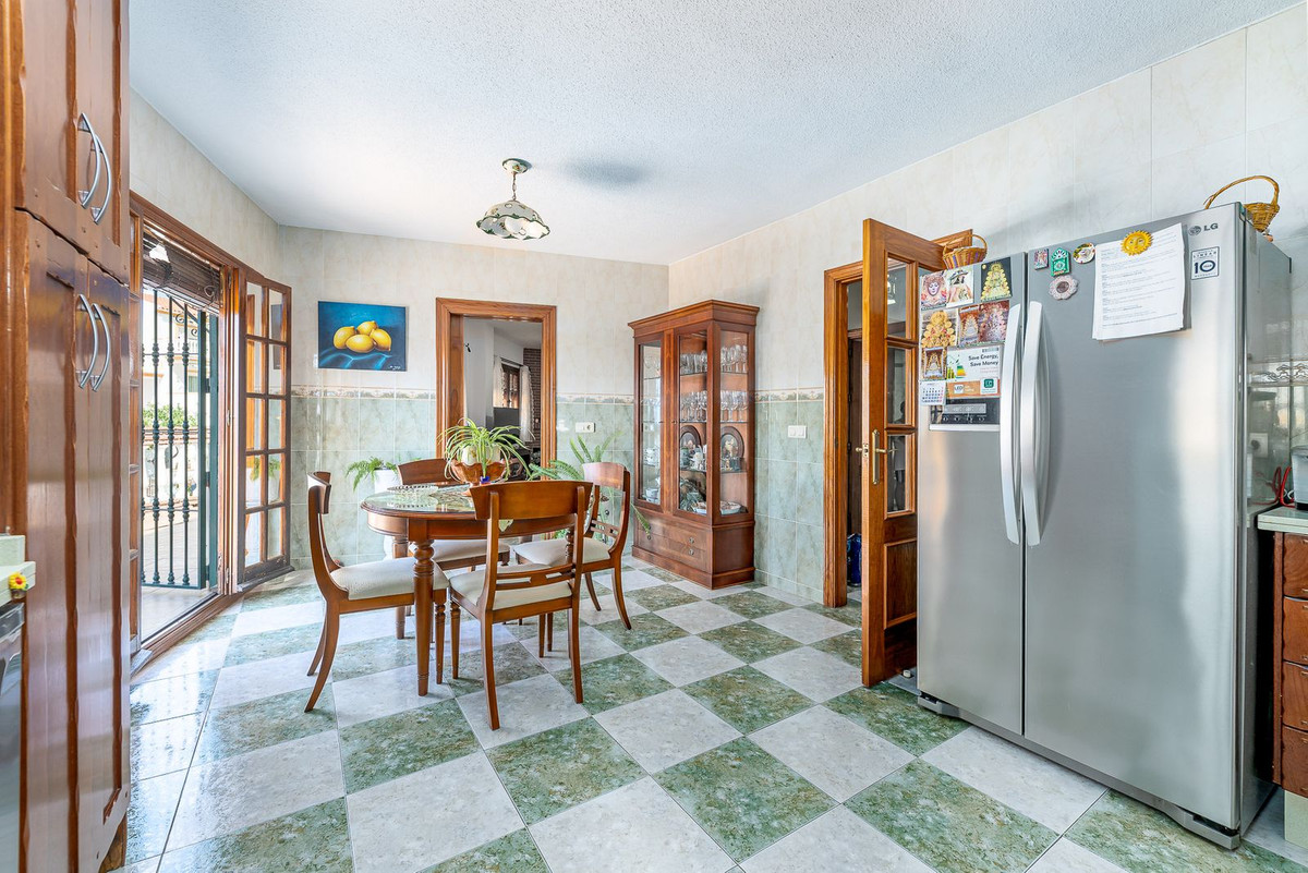 4 Bed Townhouse for sale in Benalmadena Costa Del Sol, Málaga, Spain