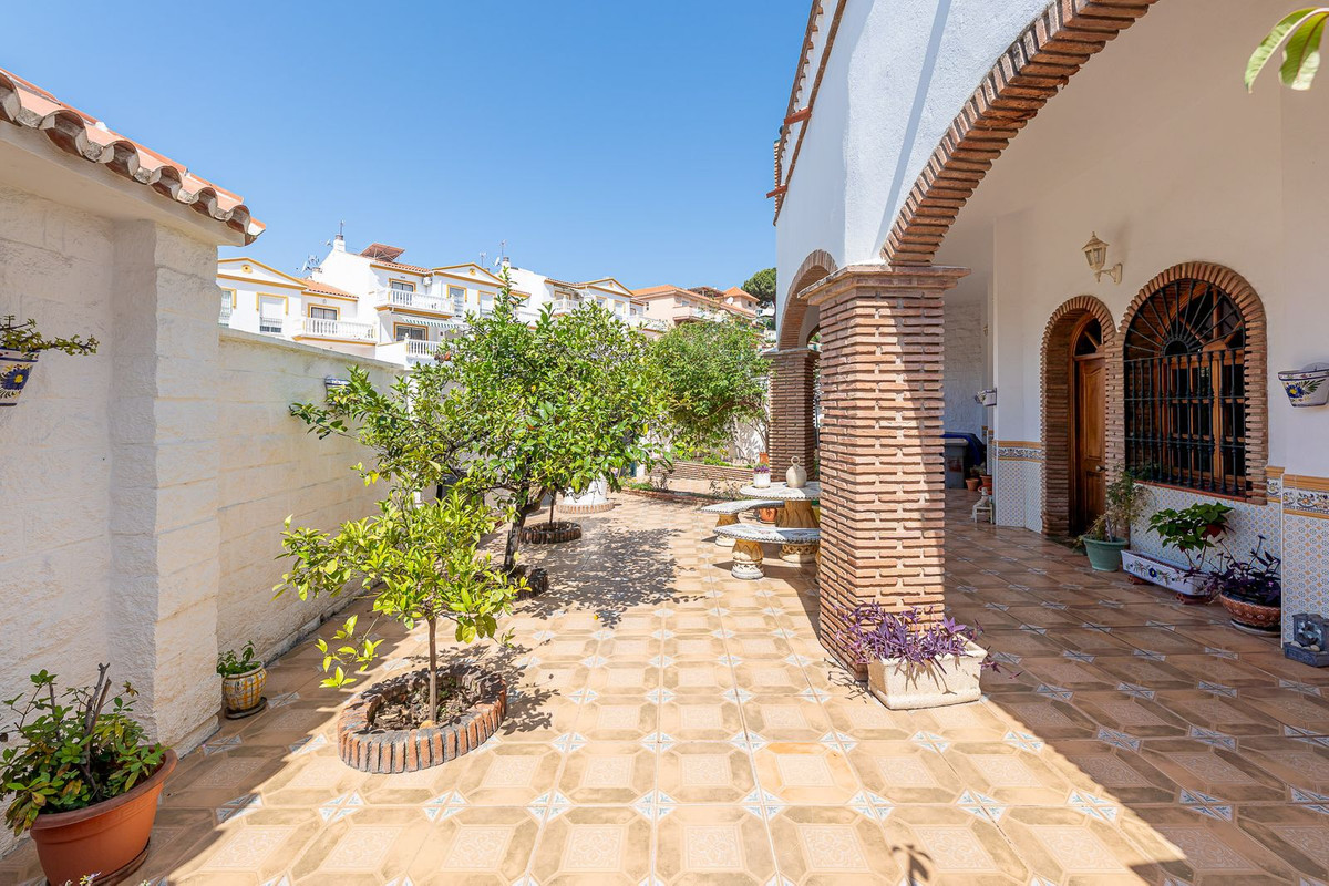 4 Bed Townhouse for sale in Benalmadena Costa Del Sol, Málaga, Spain