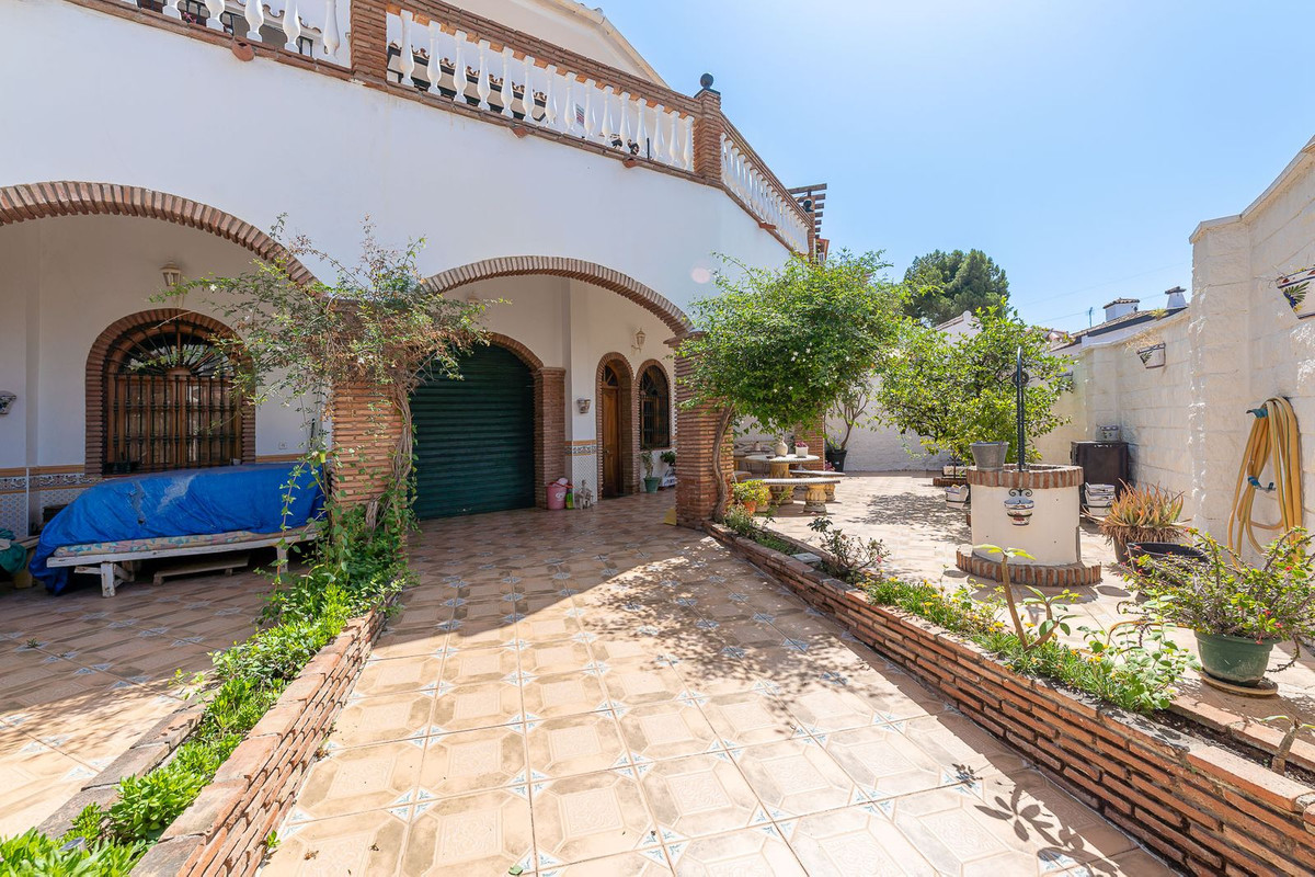 4 Bed Townhouse for sale in Benalmadena Costa Del Sol, Málaga, Spain