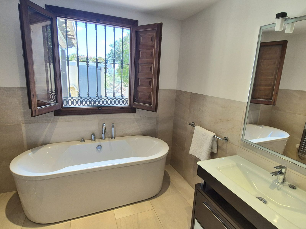 Se vende Villa - Chalet de 2 dormitorios en Costa Del Sol, Málaga, España
