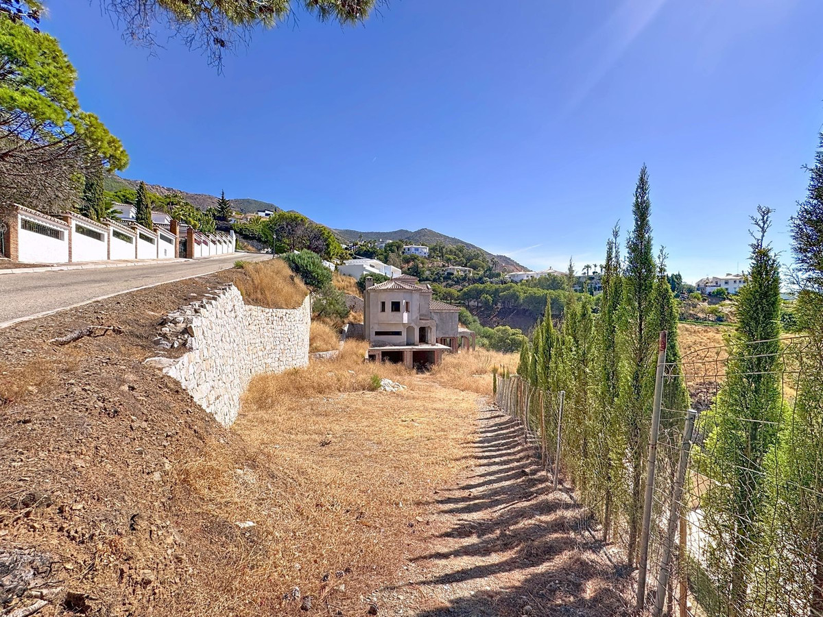 5 Bed Townhouse for sale in Valtocado Costa Del Sol, Málaga, Spain