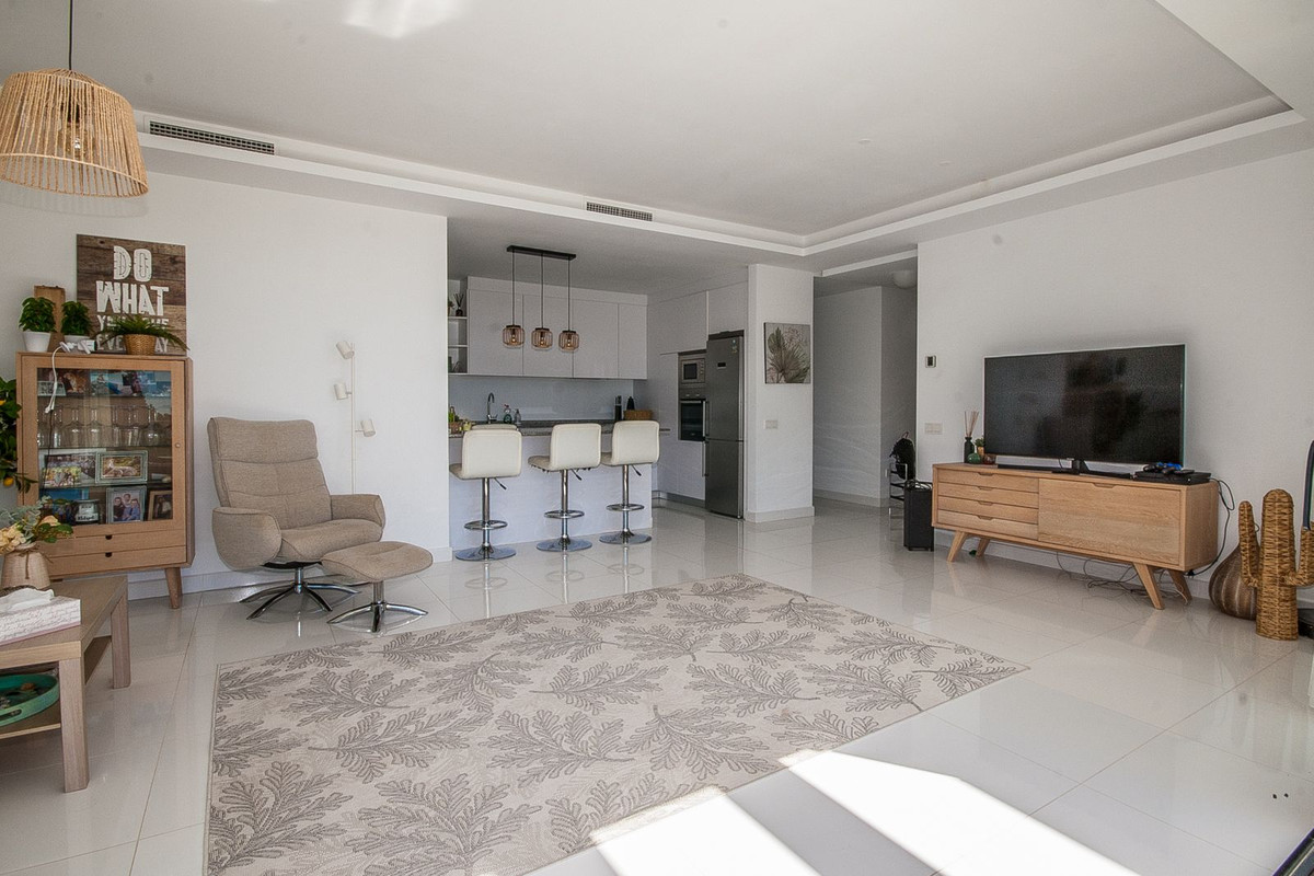 3 Bed Apartment for sale in Benahavís Costa Del Sol, Málaga, Spain