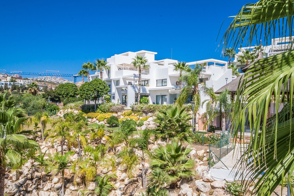 3 Bed Apartment for sale in Benahavís Costa Del Sol, Málaga, Spain