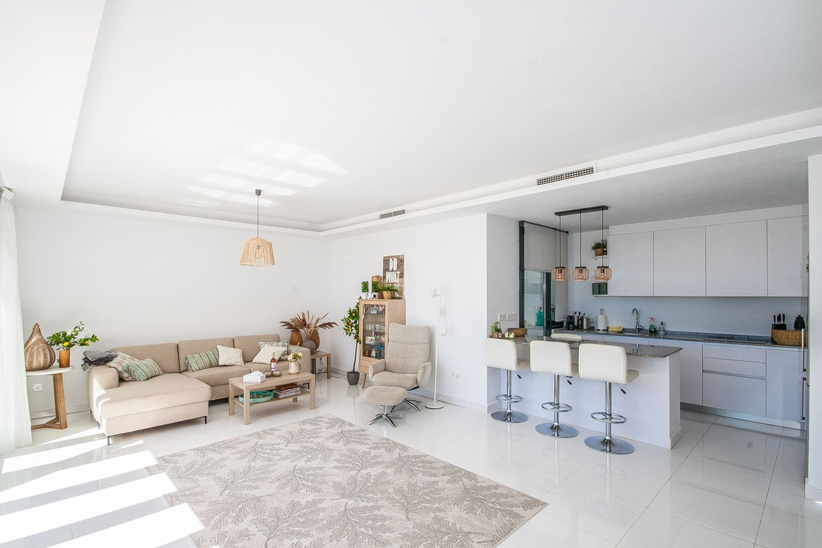 3 Bed Apartment for sale in Benahavís Costa Del Sol, Málaga, Spain