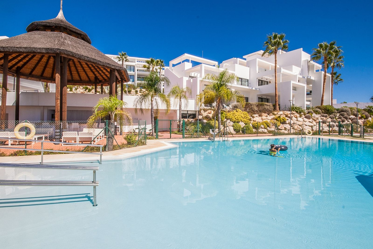 3 Bed Apartment for sale in Benahavís Costa Del Sol, Málaga, Spain