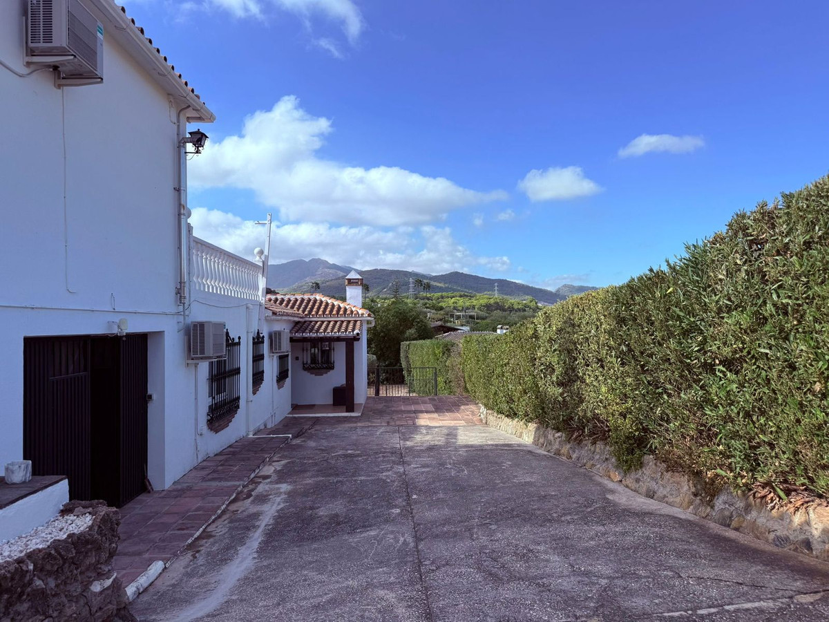 Se vende Villa - Chalet de 7 dormitorios en Costa Del Sol, Málaga, España