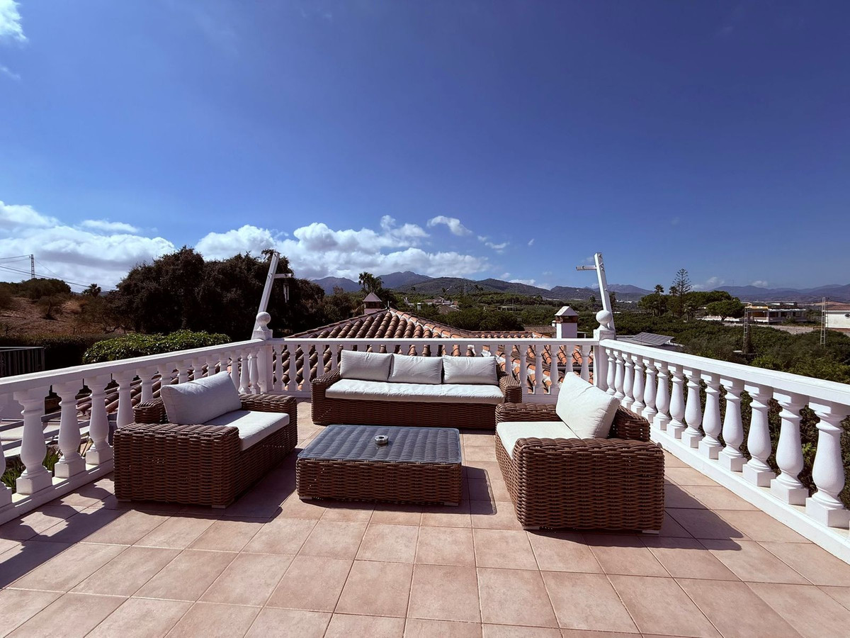 Se vende Villa - Chalet de 7 dormitorios en Costa Del Sol, Málaga, España