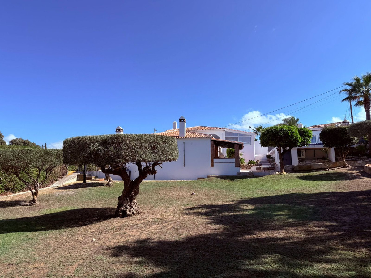 Se vende Villa - Chalet de 7 dormitorios en Costa Del Sol, Málaga, España
