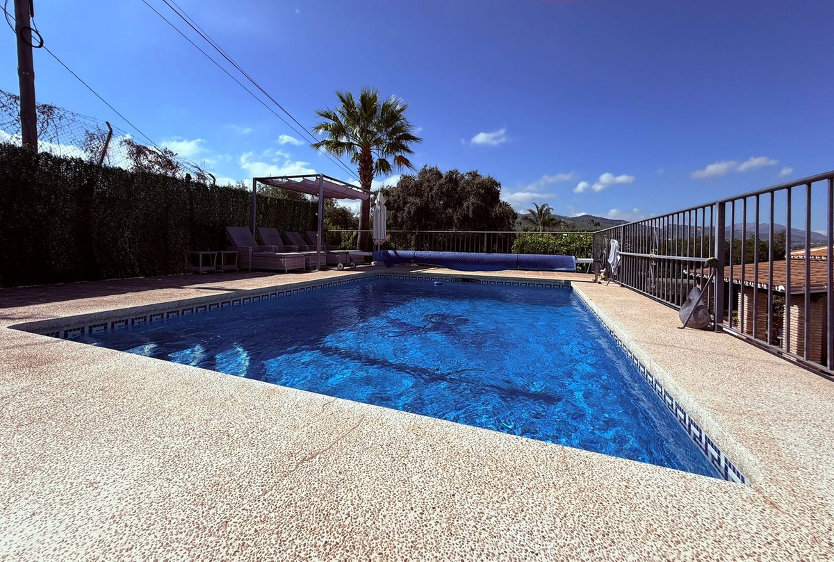 Se vende Villa - Chalet de 7 dormitorios en Costa Del Sol, Málaga, España
