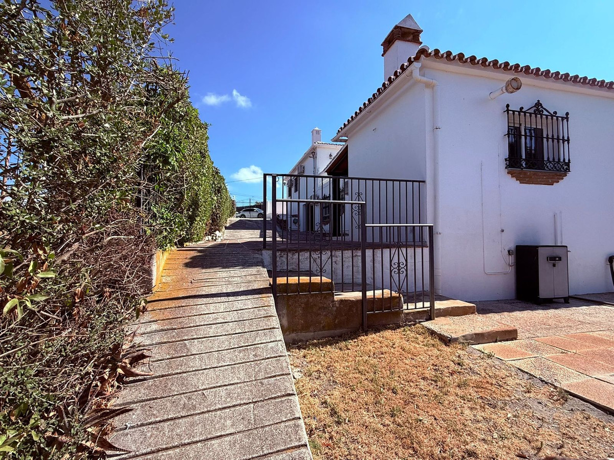 Se vende Villa - Chalet de 7 dormitorios en Costa Del Sol, Málaga, España