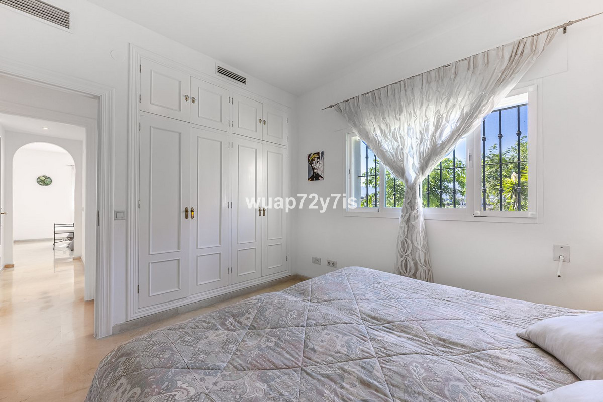 2 Bed Apartment for sale in Estepona Costa Del Sol, Málaga, Spain