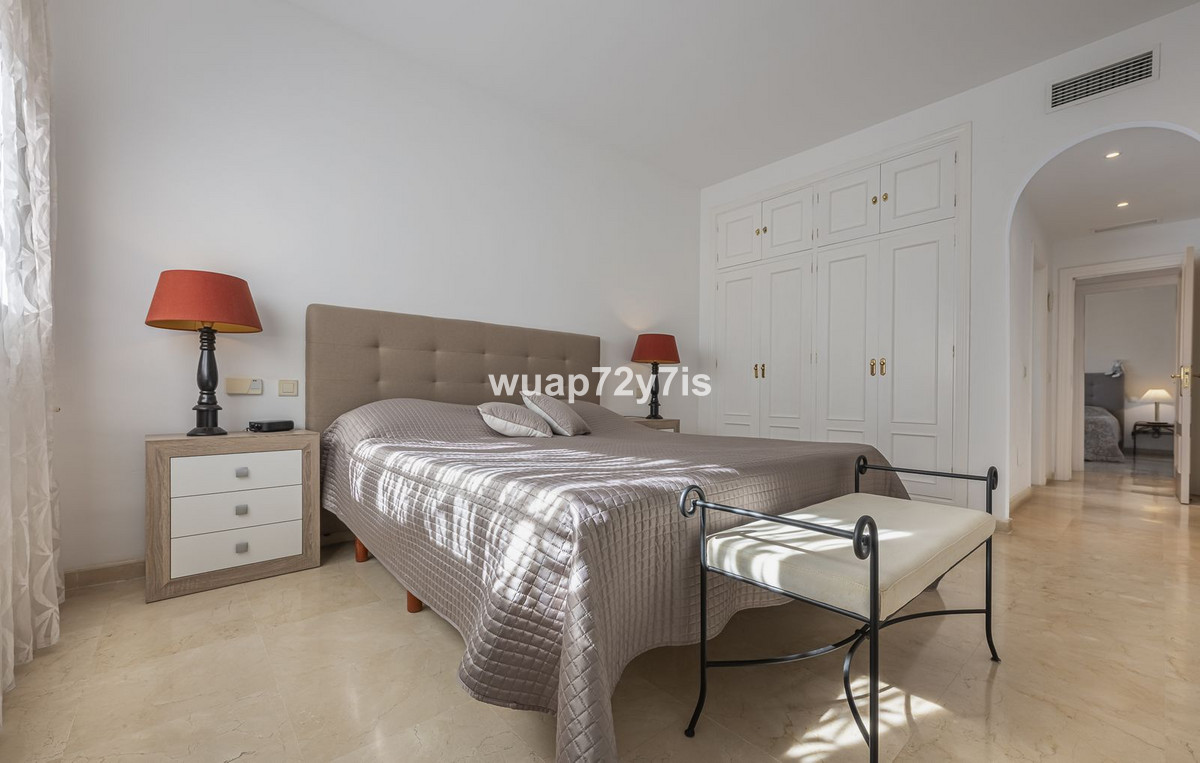 2 Bed Apartment for sale in Estepona Costa Del Sol, Málaga, Spain