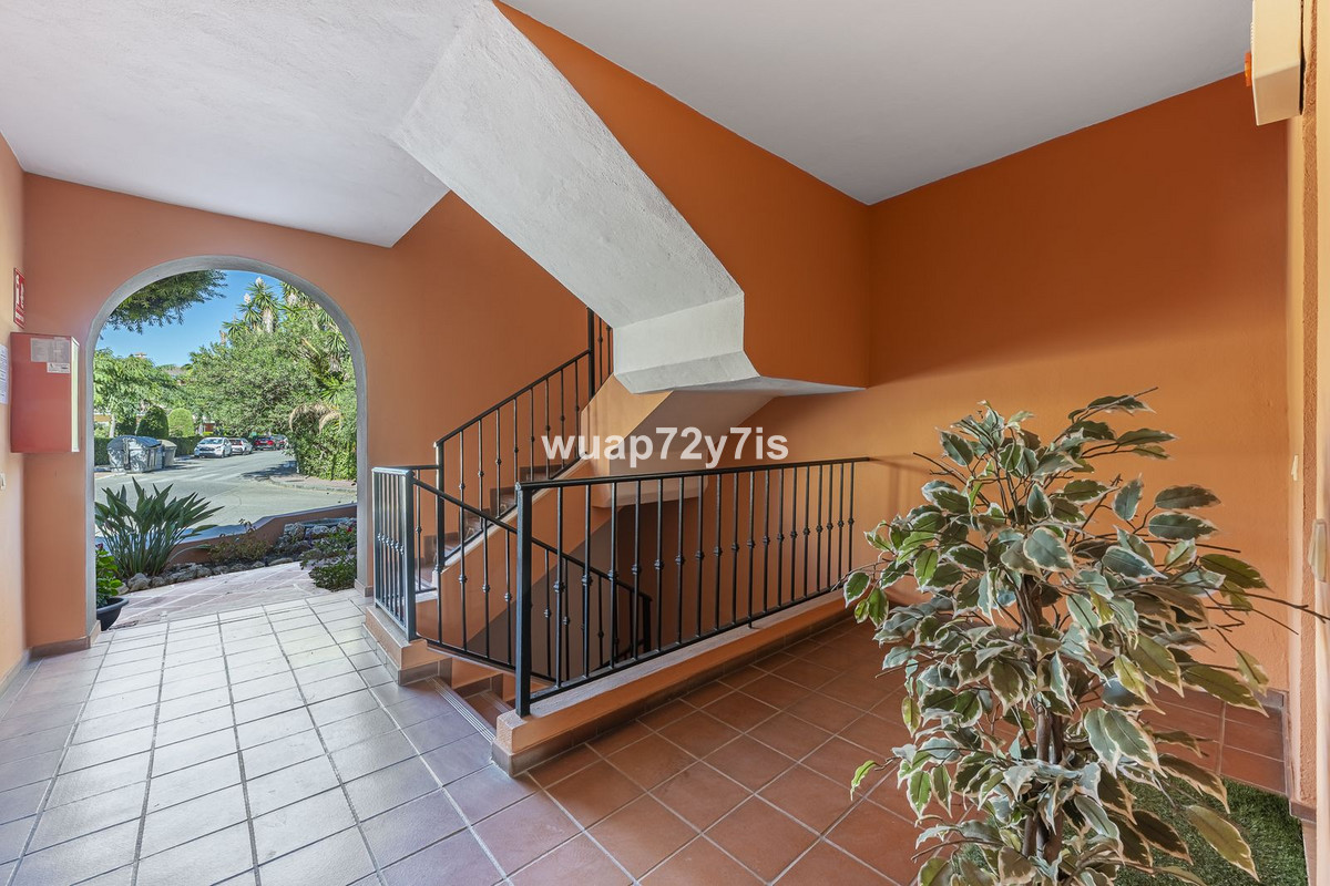 2 Bed Apartment for sale in Estepona Costa Del Sol, Málaga, Spain