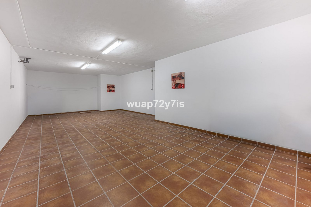 2 Bed Apartment for sale in Estepona Costa Del Sol, Málaga, Spain