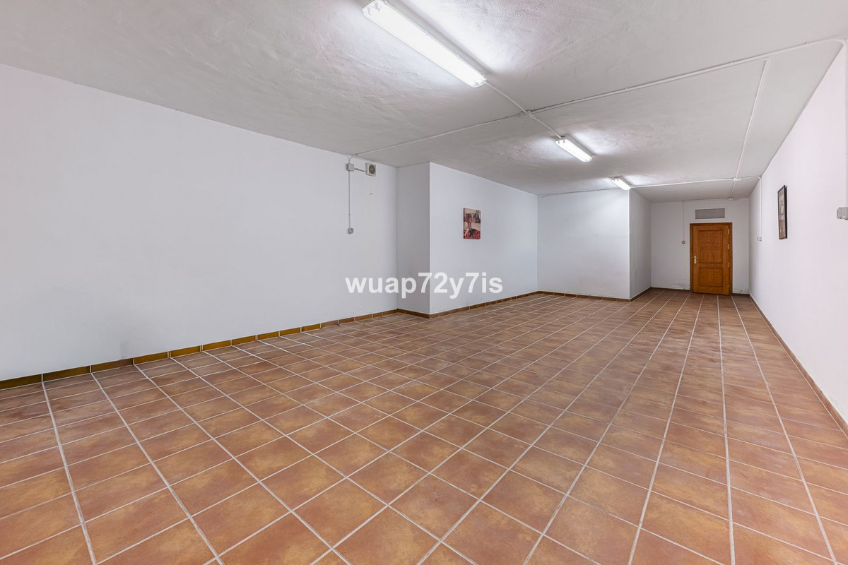 2 Bed Apartment for sale in Estepona Costa Del Sol, Málaga, Spain