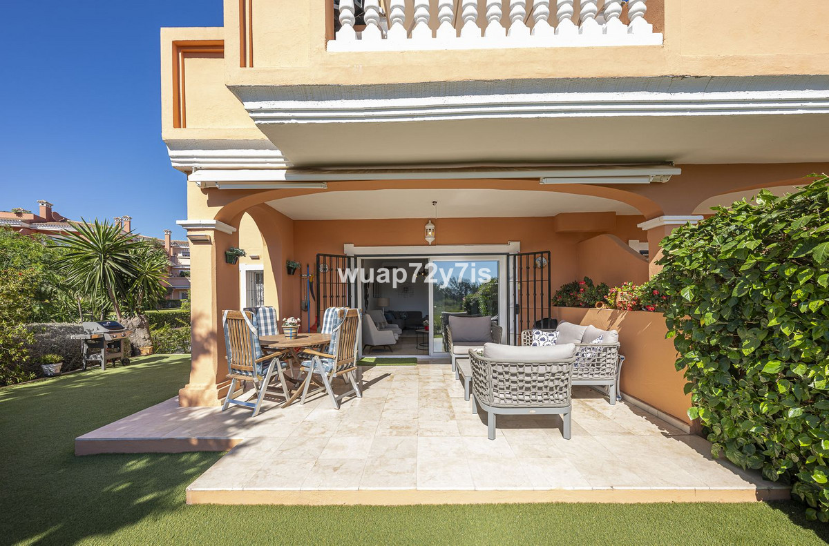 2 Bed Apartment for sale in Estepona Costa Del Sol, Málaga, Spain