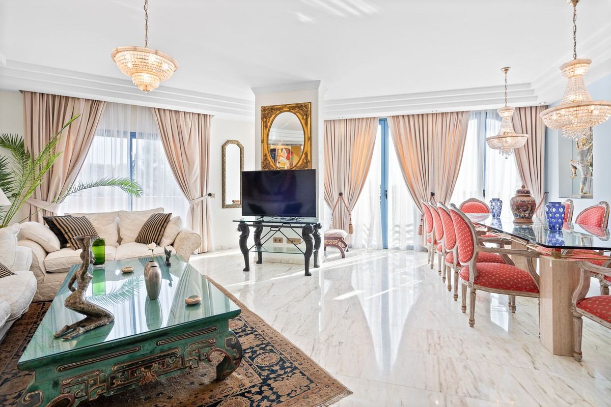 5 Bed Apartment for sale in Torrequebrada Costa Del Sol, Málaga, Spain