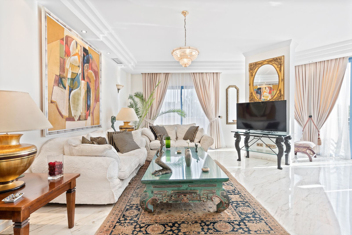 5 Bed Apartment for sale in Torrequebrada Costa Del Sol, Málaga, Spain
