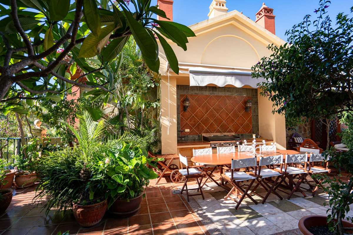 5 Bed Apartment for sale in Torrequebrada Costa Del Sol, Málaga, Spain