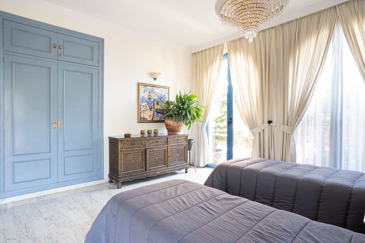5 Bed Apartment for sale in Torrequebrada Costa Del Sol, Málaga, Spain