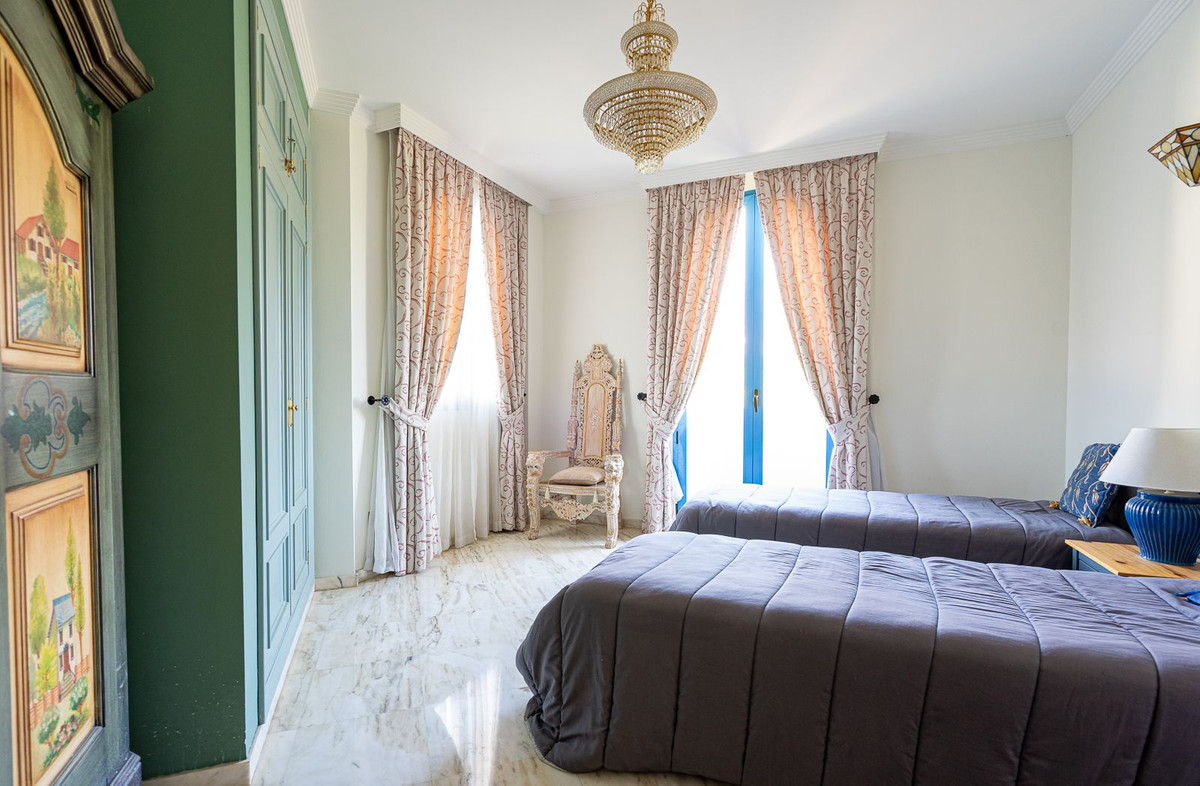 5 Bed Apartment for sale in Torrequebrada Costa Del Sol, Málaga, Spain
