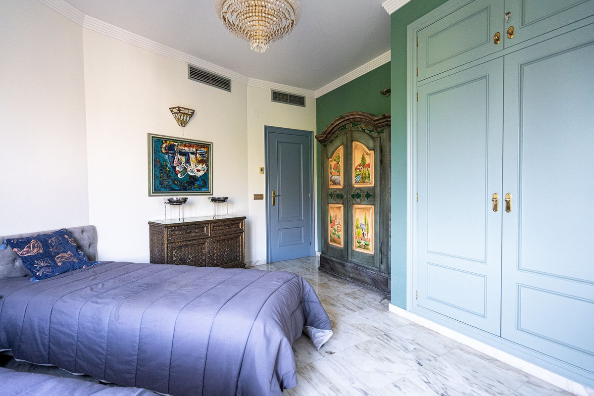 5 Bed Apartment for sale in Torrequebrada Costa Del Sol, Málaga, Spain