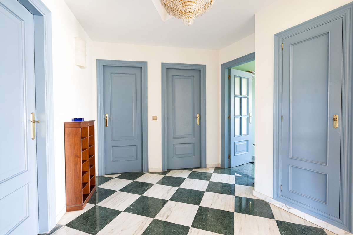 5 Bed Apartment for sale in Torrequebrada Costa Del Sol, Málaga, Spain