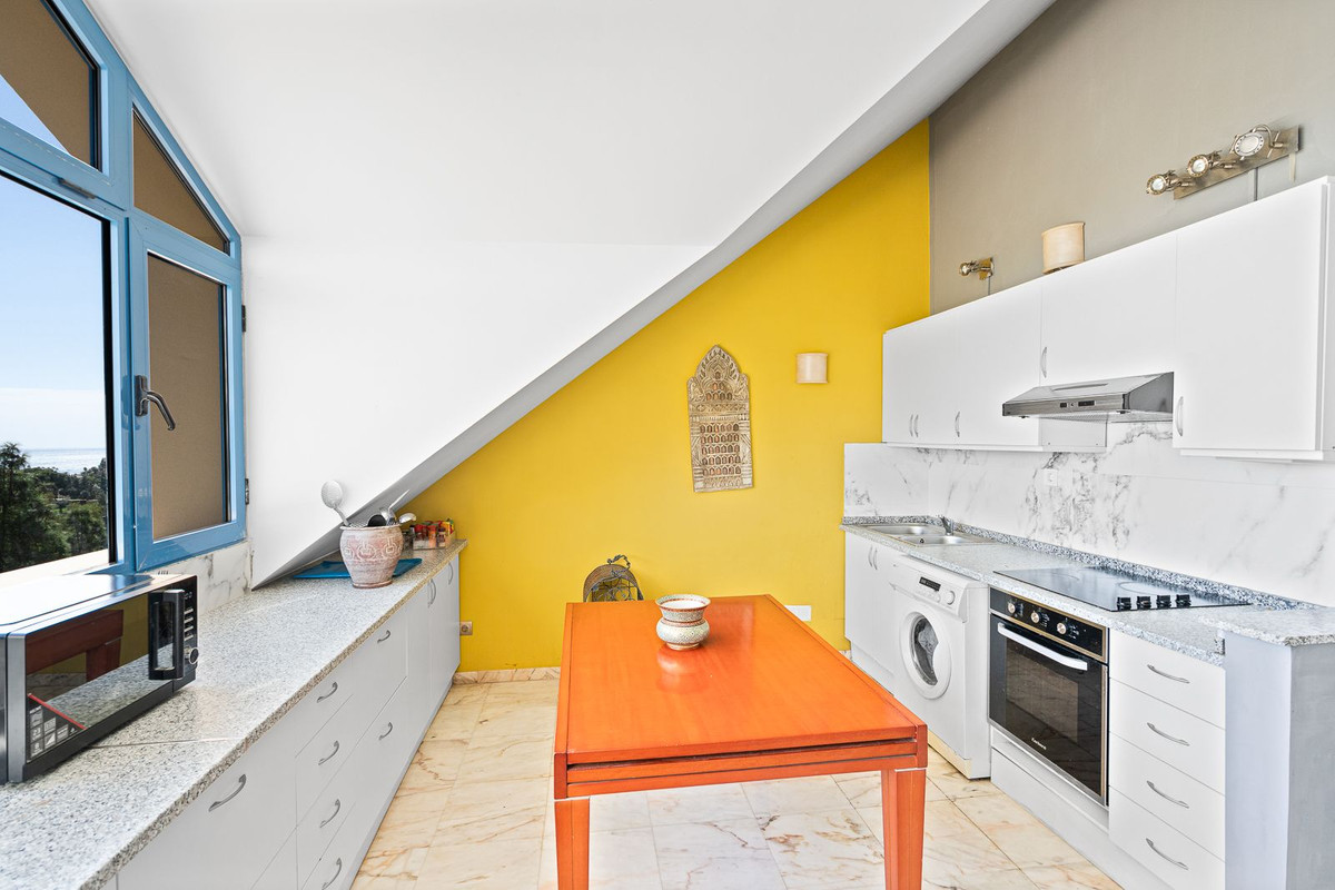 5 Bed Apartment for sale in Torrequebrada Costa Del Sol, Málaga, Spain