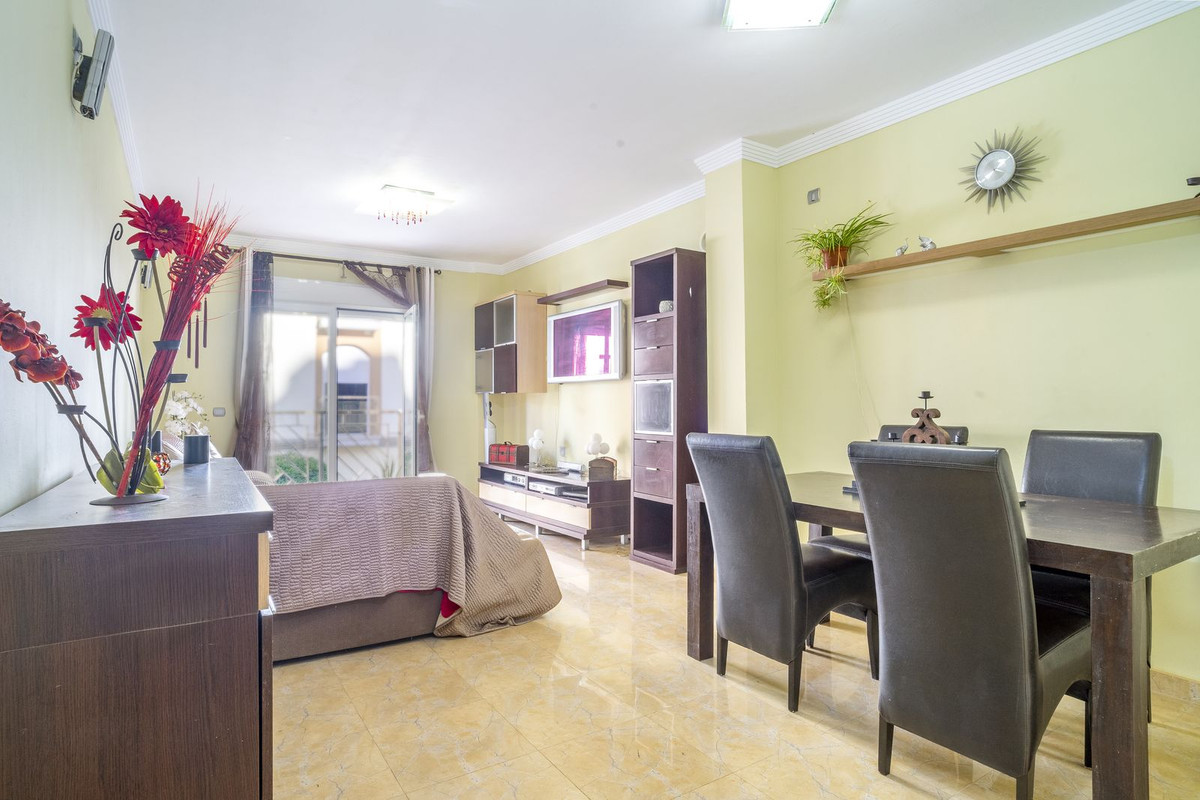 Se vende Pareada de 6 dormitorios en Costa Del Sol, Málaga, España
