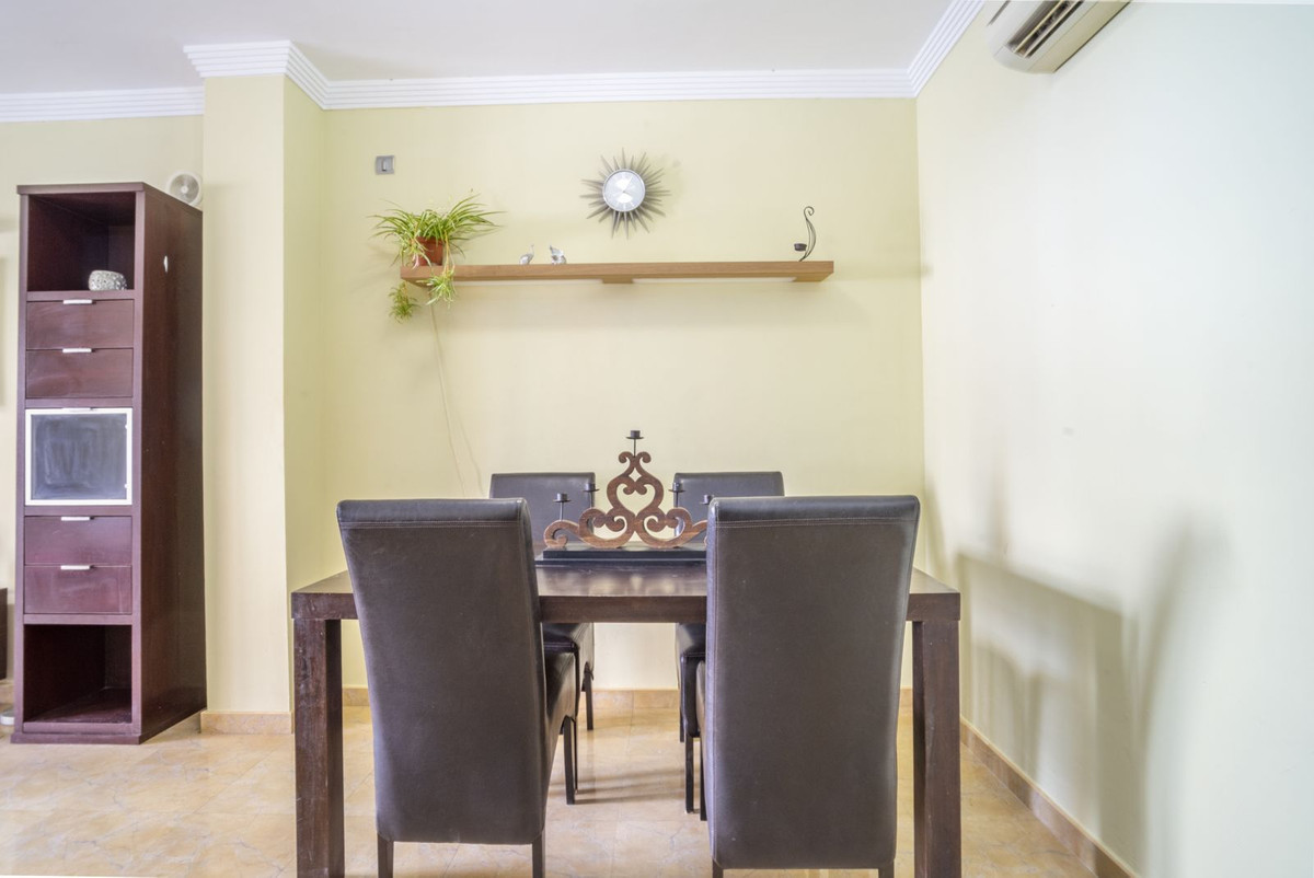 Se vende Pareada de 6 dormitorios en Costa Del Sol, Málaga, España