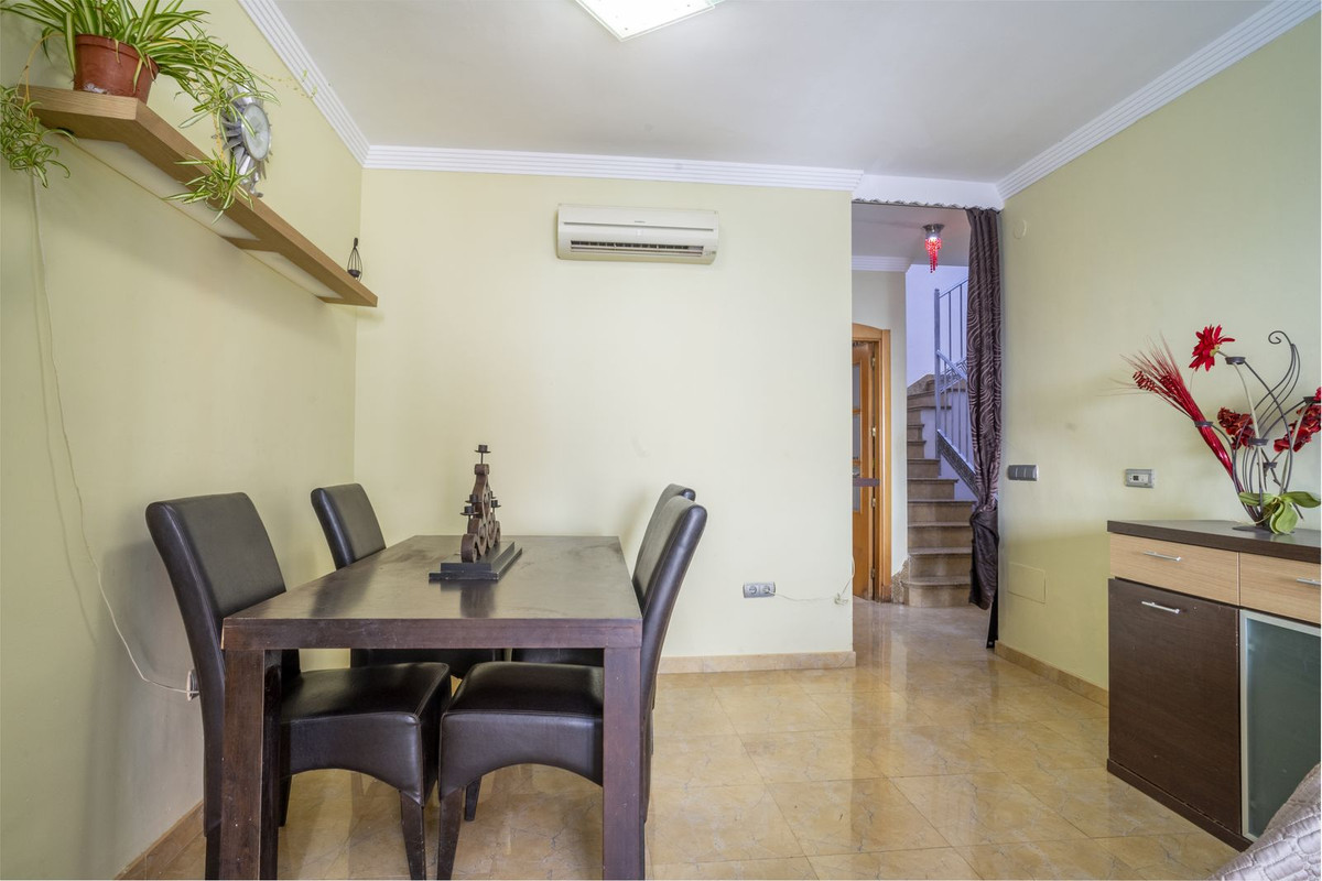 Se vende Pareada de 6 dormitorios en Costa Del Sol, Málaga, España