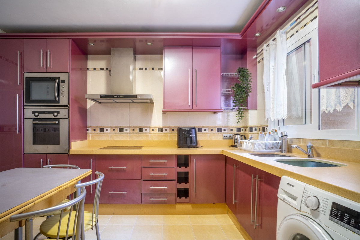 Se vende Pareada de 6 dormitorios en Costa Del Sol, Málaga, España