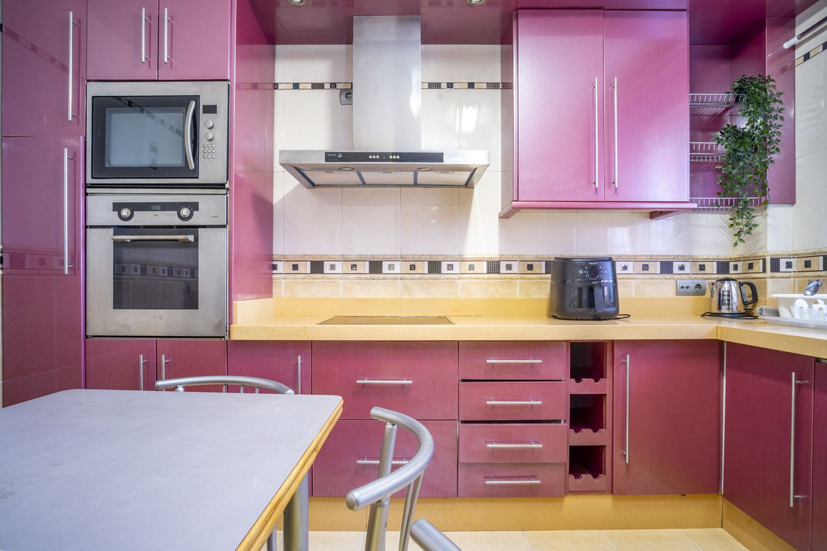 Se vende Pareada de 6 dormitorios en Costa Del Sol, Málaga, España