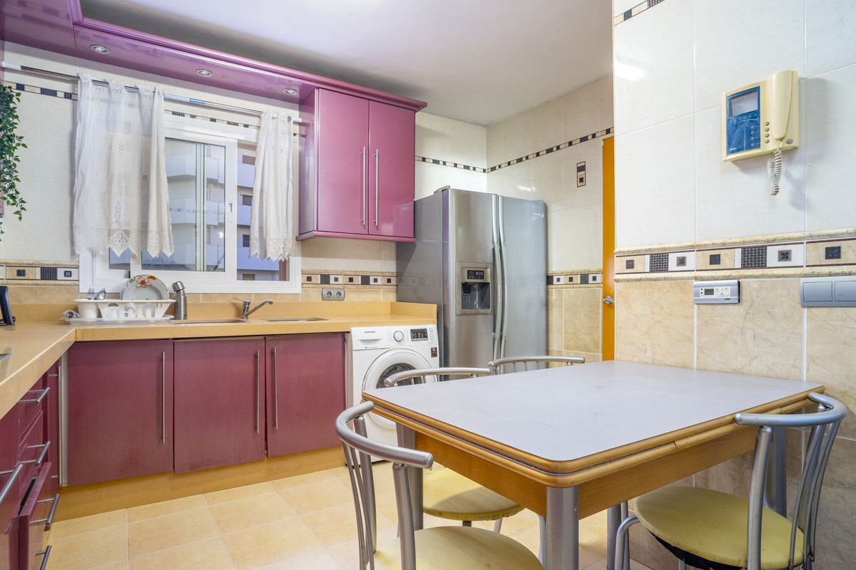 Se vende Pareada de 6 dormitorios en Costa Del Sol, Málaga, España