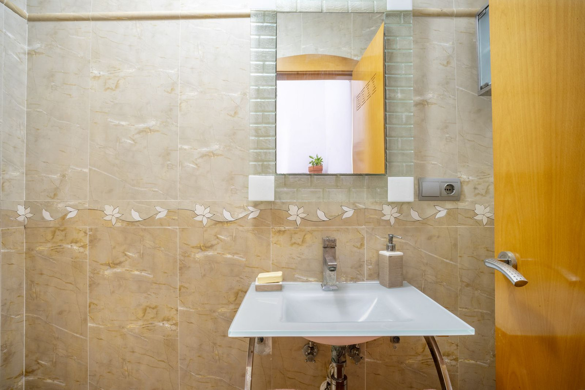 Se vende Pareada de 6 dormitorios en Costa Del Sol, Málaga, España