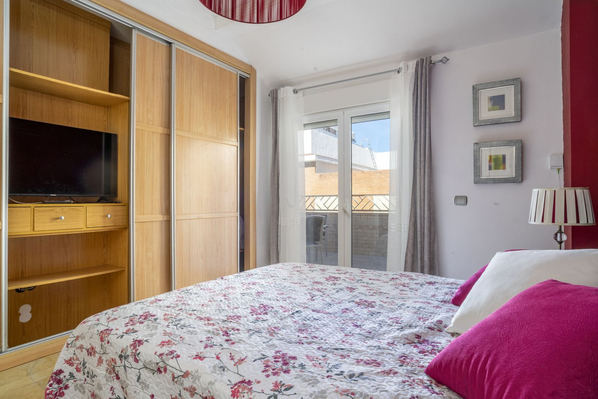 Se vende Pareada de 6 dormitorios en Costa Del Sol, Málaga, España