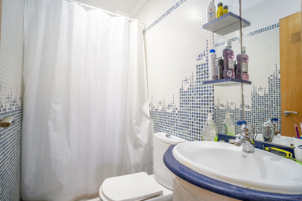 Se vende Pareada de 6 dormitorios en Costa Del Sol, Málaga, España