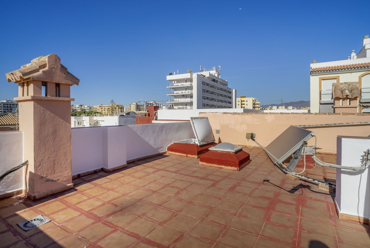 Se vende Pareada de 6 dormitorios en Costa Del Sol, Málaga, España