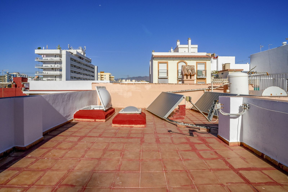 Se vende Pareada de 6 dormitorios en Costa Del Sol, Málaga, España