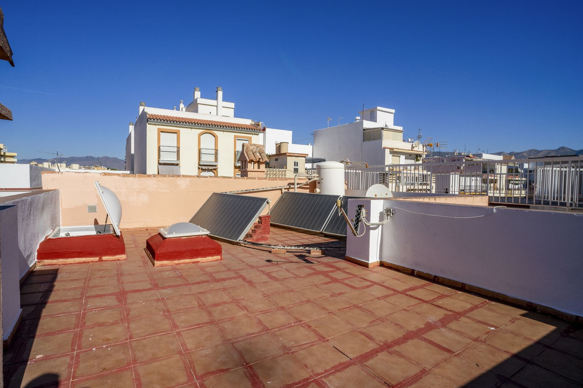 Se vende Pareada de 6 dormitorios en Costa Del Sol, Málaga, España