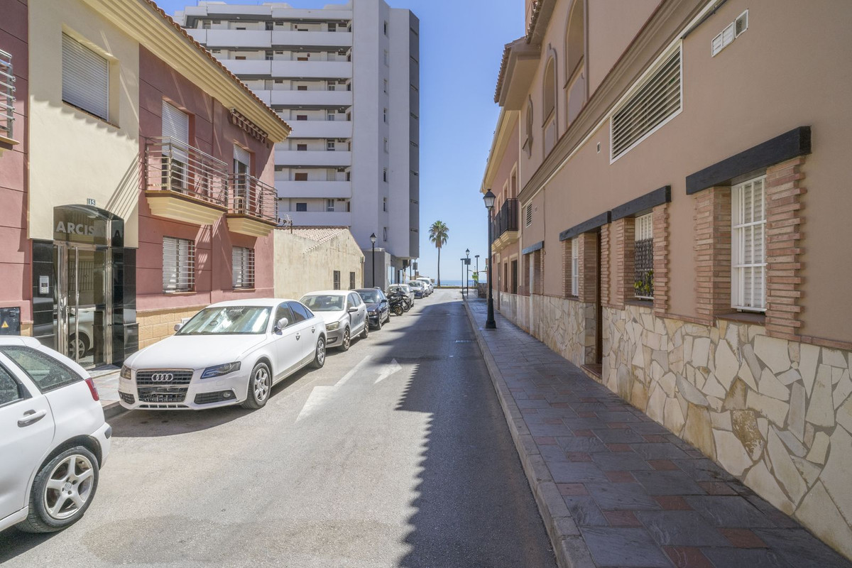 Se vende Pareada de 6 dormitorios en Costa Del Sol, Málaga, España