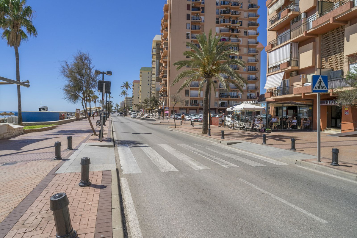 Se vende Pareada de 6 dormitorios en Costa Del Sol, Málaga, España