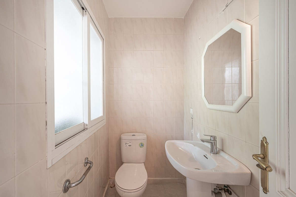 4 Bed Townhouse for sale in Benahavís Costa Del Sol, Málaga, Spain
