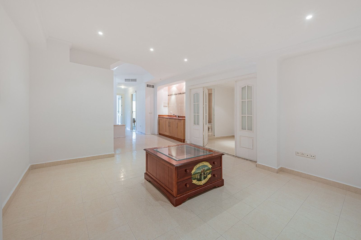 4 Bed Townhouse for sale in Benahavís Costa Del Sol, Málaga, Spain