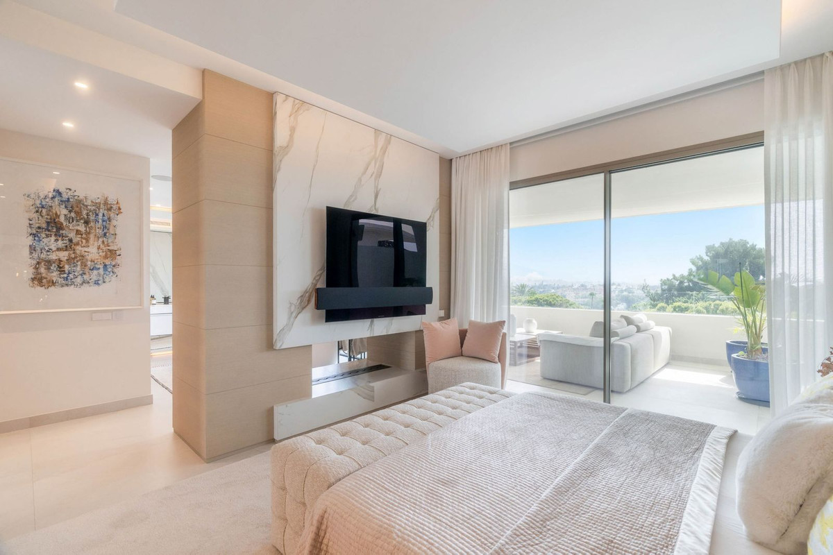 3 Bed Townhouse for sale in Nueva Andalucía Costa Del Sol, Málaga, Spain