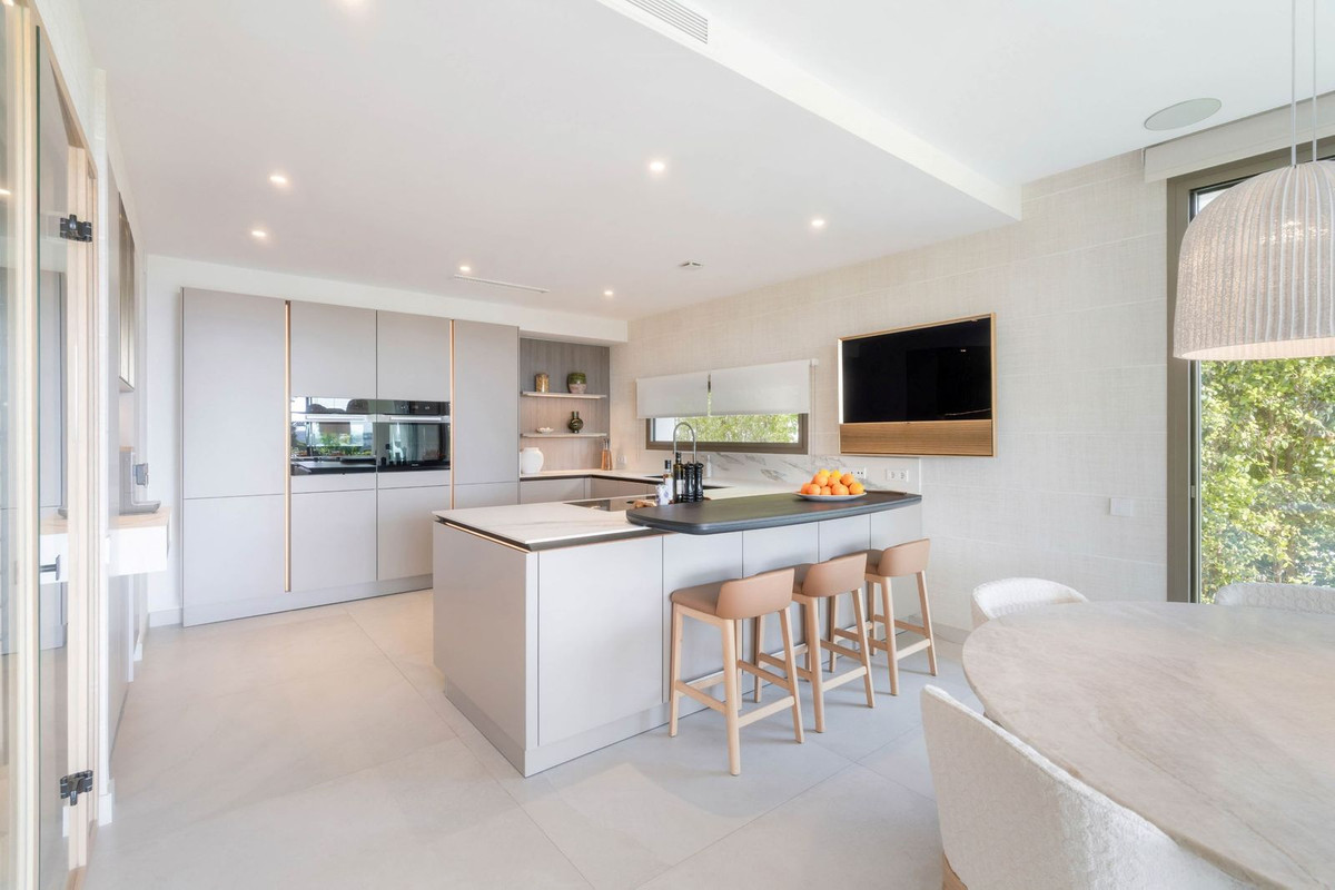 3 Bed Townhouse for sale in Nueva Andalucía Costa Del Sol, Málaga, Spain