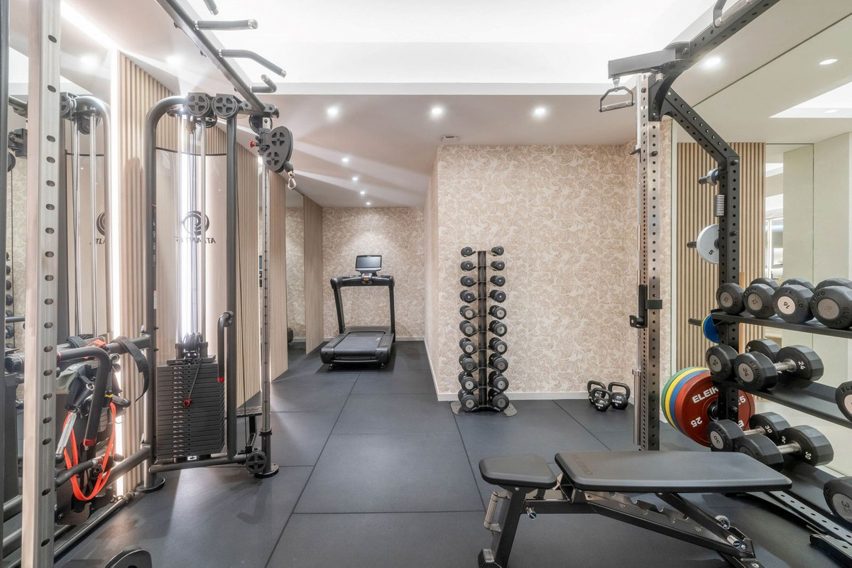 3 Bed Townhouse for sale in Nueva Andalucía Costa Del Sol, Málaga, Spain