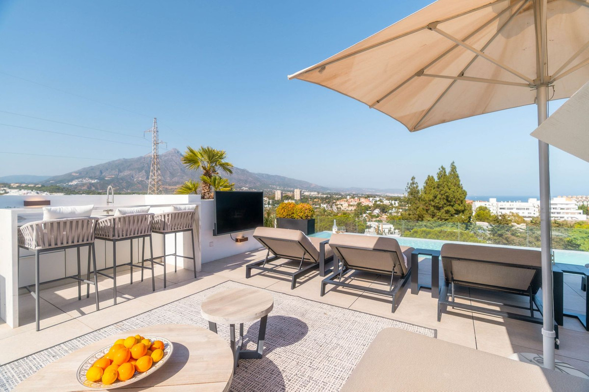 3 Bed Townhouse for sale in Nueva Andalucía Costa Del Sol, Málaga, Spain